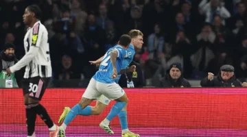 نابولي يستعيد صدارة الدوري الإيطالي بفوز قاتل على يوفنتوس